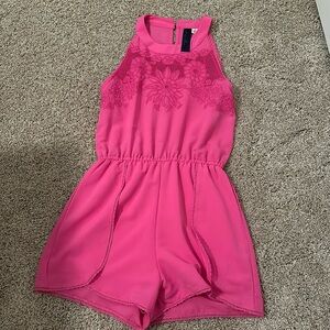 Francesca‘s (Blue Rain) Hot Pink Romper